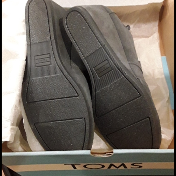 Toms Kala suede bootie. - Picture 3 of 6